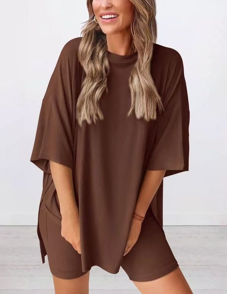 Tvådelat damset, rund halsringning, sommarlig fritidsstil, lös skjorta med slitsar i fållen, kombinerad med cykelbyxor med sidfickor, enkel loungewear, bekväma pyjamas.