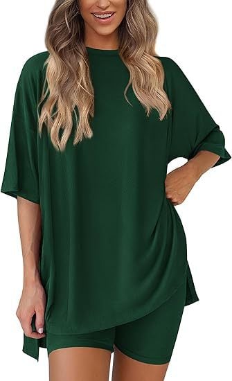 Tvådelat damset, rund halsringning, sommarlig fritidsstil, lös skjorta med slitsar i fållen, kombinerad med cykelbyxor med sidfickor, enkel loungewear, bekväma pyjamas.