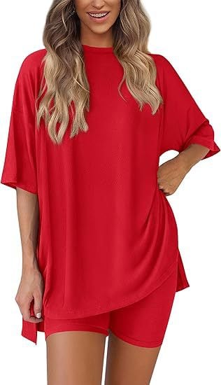 Tvådelat damset, rund halsringning, sommarlig fritidsstil, lös skjorta med slitsar i fållen, kombinerad med cykelbyxor med sidfickor, enkel loungewear, bekväma pyjamas.