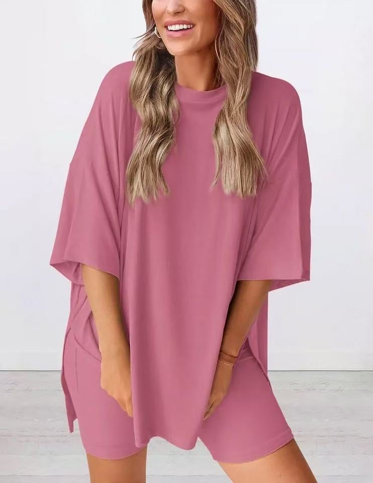 Tvådelat damset, rund halsringning, sommarlig fritidsstil, lös skjorta med slitsar i fållen, kombinerad med cykelbyxor med sidfickor, enkel loungewear, bekväma pyjamas.