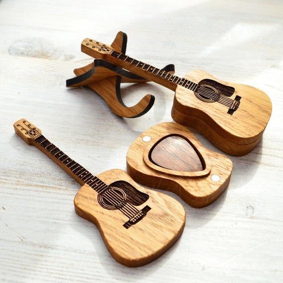 🎁Låda för plektrum till akustisk gitarr i trä🎸