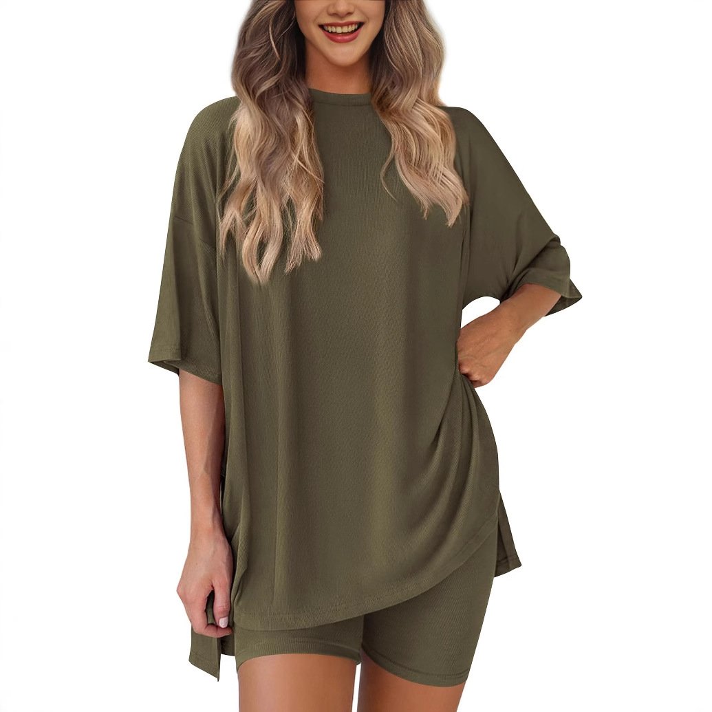 Tvådelat damset, rund halsringning, sommarlig fritidsstil, lös skjorta med slitsar i fållen, kombinerad med cykelbyxor med sidfickor, enkel loungewear, bekväma pyjamas.